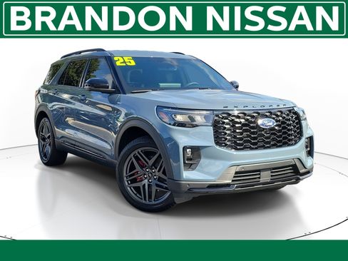 Used 2025 Ford Explorer ST-Line w/ Premium Package RWD image 1