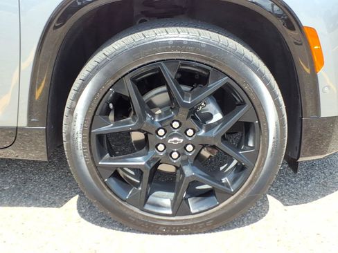 Used 2024 Chevrolet Traverse RS AWD/4WD image 10