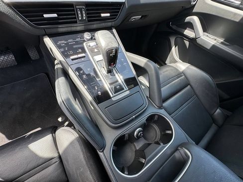 Certified 2023 Porsche Cayenne Platinum Edition AWD/4WD image 35