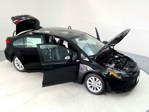 Used 2024 Toyota Corolla LE w/ LE Premium Package FWD image 20