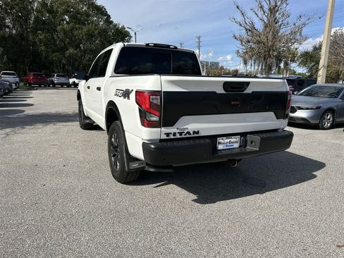 Used 2021 Nissan Titan PRO-4X w/ Pro-4x Convenience Package image 4