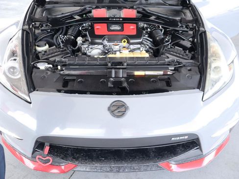 Used 2020 Nissan 370Z NISMO RWD image 37