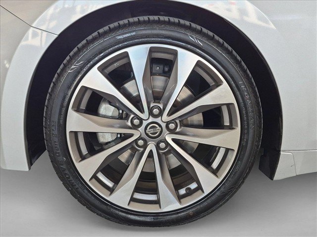 Used 2020 Nissan Maxima Platinum w/ Sport Mat Group FWD image 25