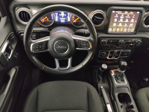 Used 2018 Jeep Wrangler Unlimited Sahara image 22