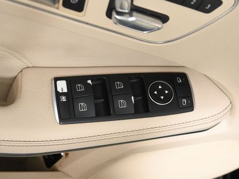Used 2014 Mercedes-Benz E 350 4MATIC Sedan image 31