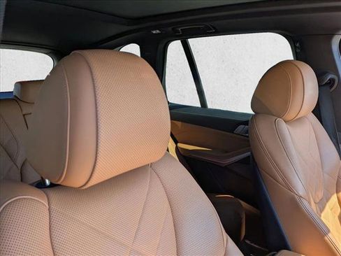 Used 2023 BMW X5 sDrive40i w/ M Sport Package image 14