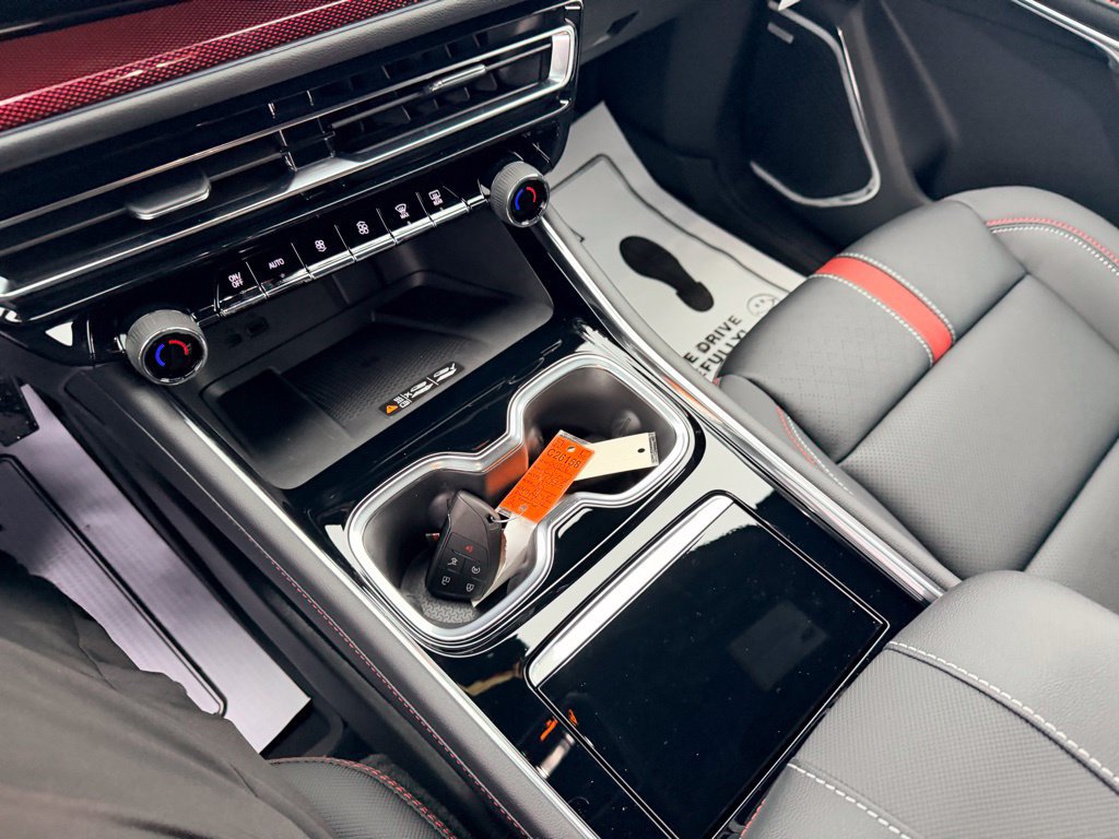New 2026 Chevrolet Traverse RS w/ LPO, Floor Liner Package FWD image 20