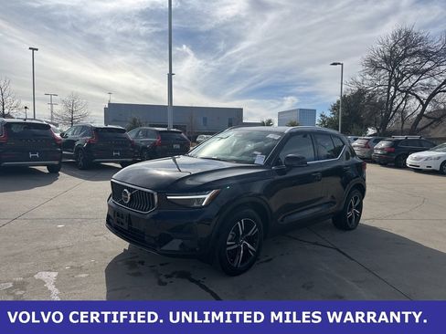 Certified 2025 Volvo XC40 B5 Core image 1
