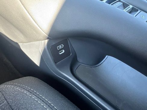 Certified 2027 Honda HR-V LX image 31