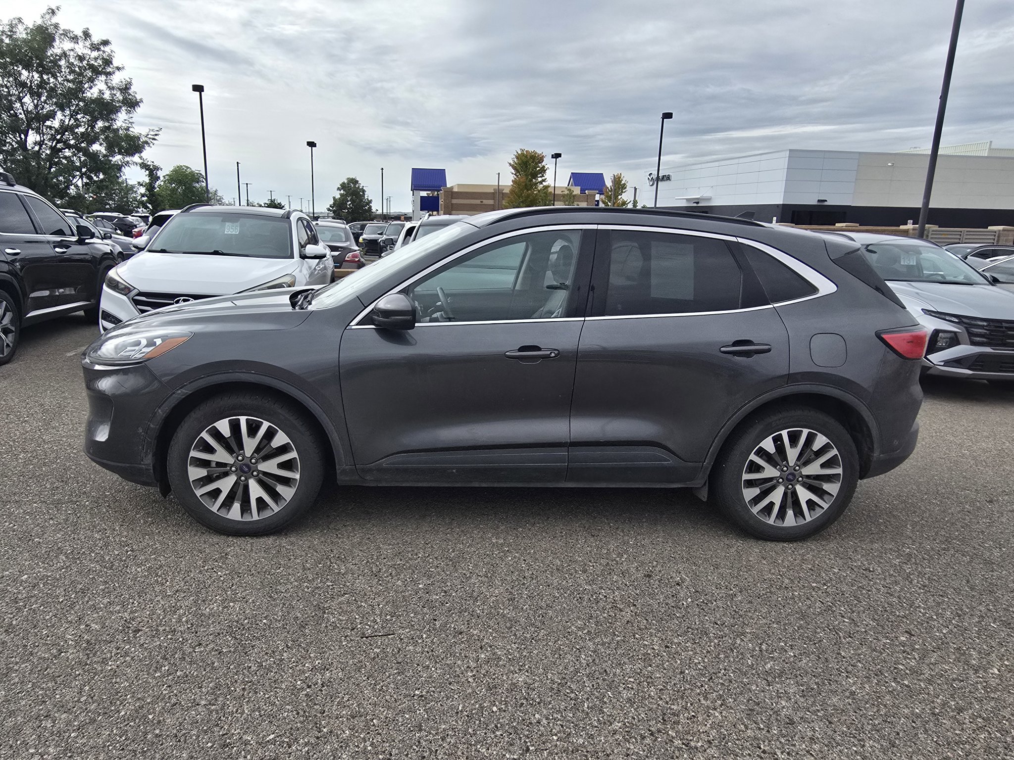 Used 2020 Ford Escape Titanium AWD/4WD image 2
