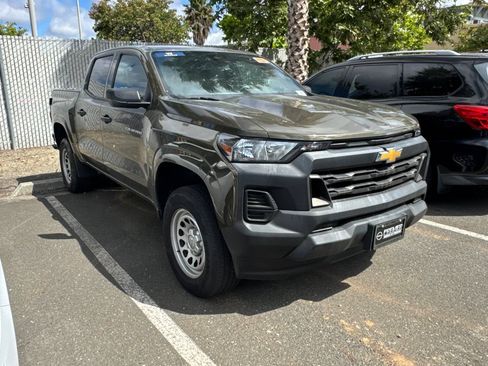 Used 2023 Chevrolet Colorado W/T RWD image 2