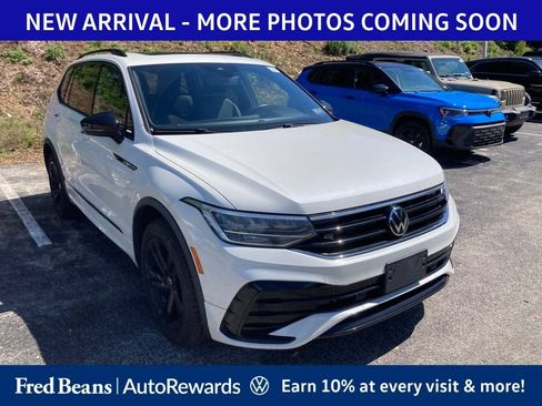 Used 2024 Volkswagen Tiguan SE R-Line AWD/4WD image 1