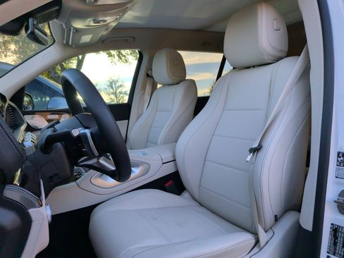 Used 2025 Mercedes-Benz GLS 450 4MATIC image 27