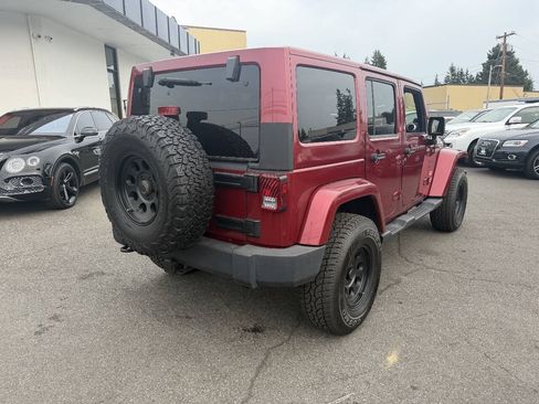 Used 2012 Jeep Wrangler Unlimited Sahara w/ Dual Top Group AWD/4WD image 5