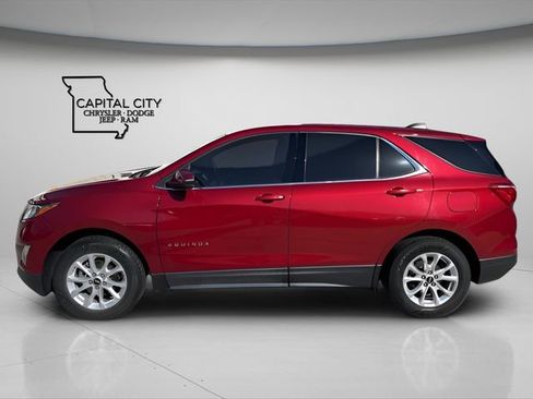 Used 2018 Chevrolet Equinox LT image 2