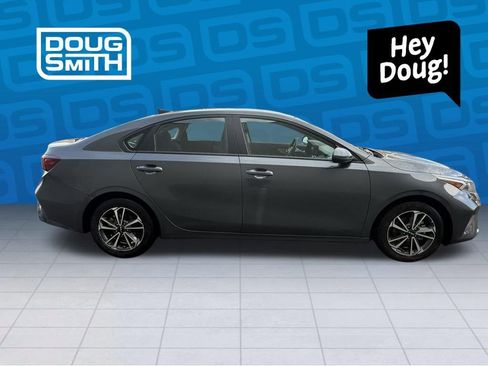 Used 2024 Kia Forte LXS image 5