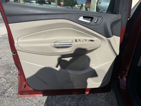 Used 2015 Ford Escape SE FWD image 11