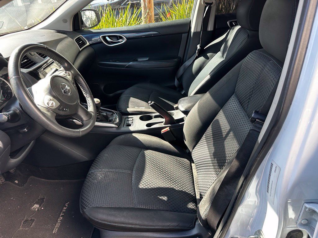 Used 2017 Nissan Sentra SR Turbo w/ SR Midnight Edition FWD image 16