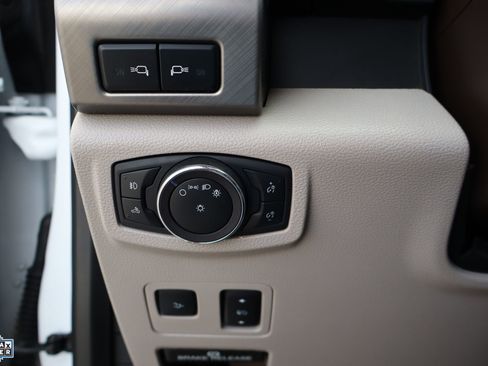 Used 2019 Ford F450 Limited image 15