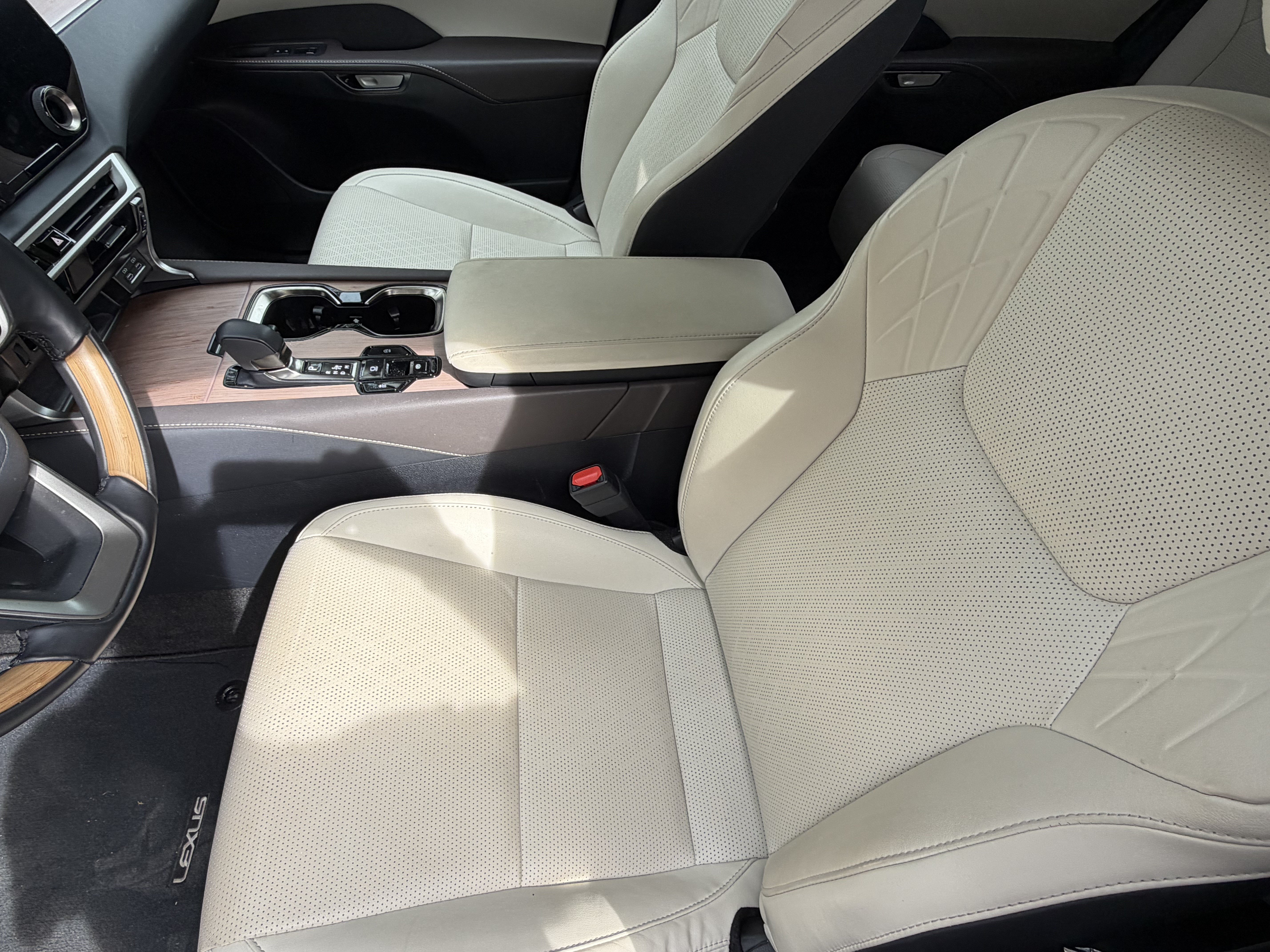 Certified 2025 Lexus RX 350 Premium Plus w/ Accessory Package (Z1) FWD image 15