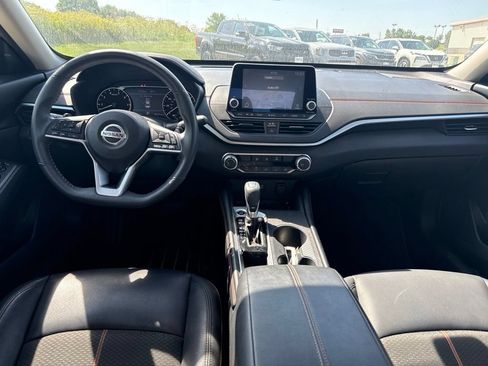 Used 2022 Nissan Altima 2.5 SR FWD image 11