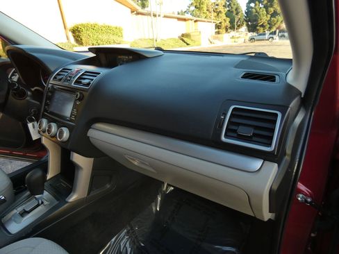 Used 2018 Subaru Forester 2.5i w/ Alloy Wheel Package image 33