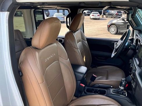 Used 2023 Jeep Wrangler Unlimited Sahara image 29