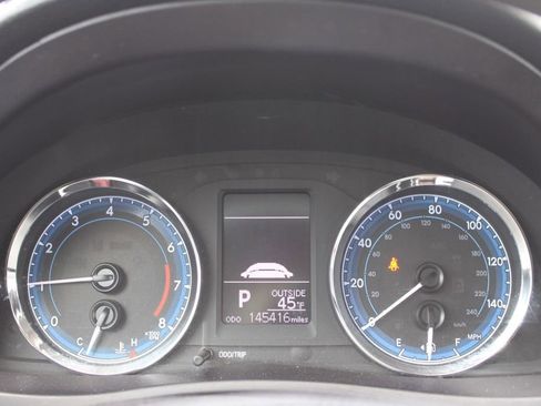 Used 2019 Toyota Corolla LE image 29