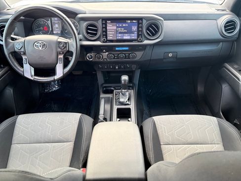 Used 2022 Toyota Tacoma TRD Off-Road AWD/4WD image 23