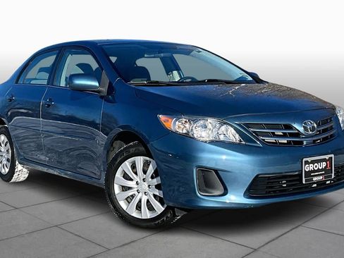 Used 2013 Toyota Corolla LE image 2
