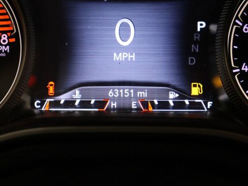 Used 2020 Jeep Cherokee Limited image 39