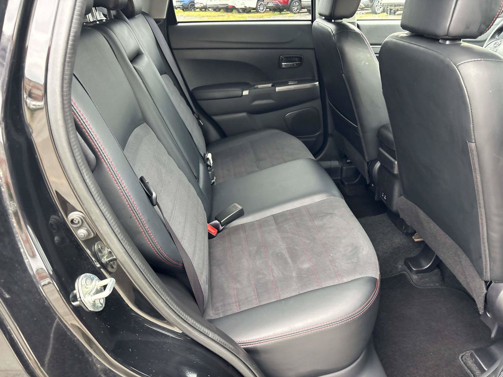 Used 2024 Mitsubishi Outlander Sport AWD image 15