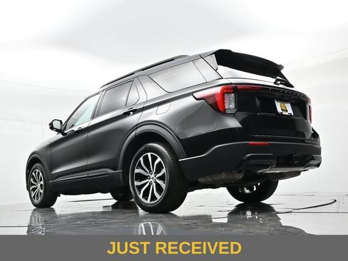 Certified 2025 Ford Explorer ST-Line AWD/4WD image 25
