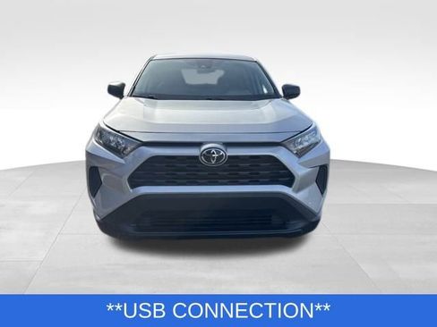 Used 2022 Toyota RAV4 LE image 9