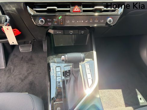 New 2026 Kia Niro LX FWD image 18