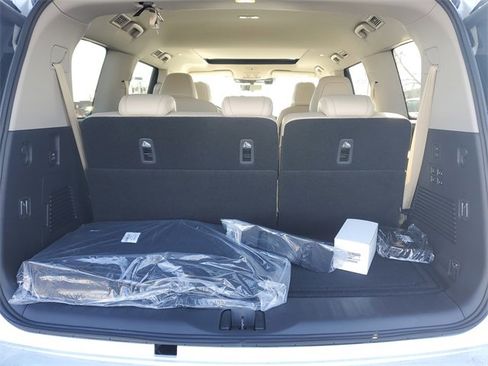 New 2026 Nissan Armada Platinum Reserve image 10