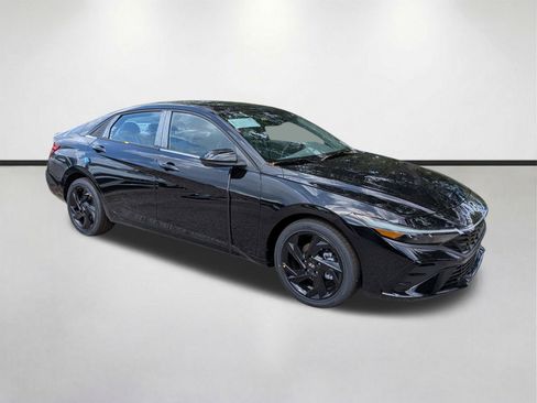New 2026 Hyundai Elantra SEL Sport Premium FWD image 2
