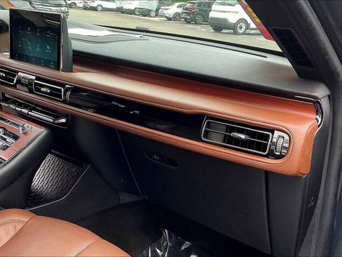 Used 2023 Lincoln Aviator Reserve w/ Equipment Group 201A image 15