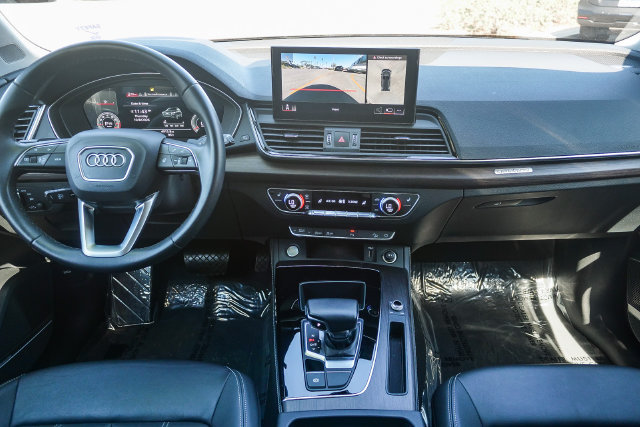 Used 2023 Audi Q5 2.0T Premium Plus w/ Premium Plus Package AWD/4WD image 13