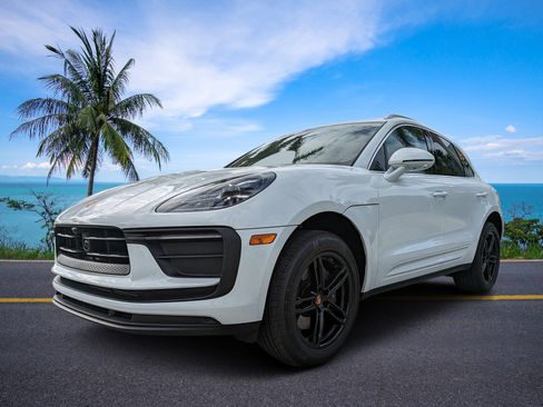 Used 2023 Porsche Macan image 37