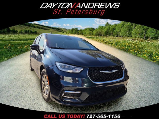 Used 2024 Chrysler Pacifica Touring FWD image 1