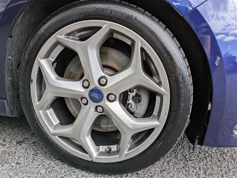 Used 2016 Ford Focus ST FWD image 8