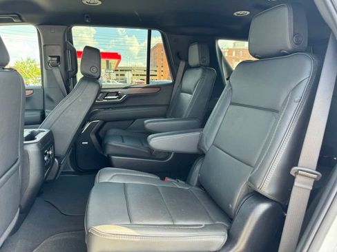 Used 2025 GMC Yukon Denali AWD/4WD image 12