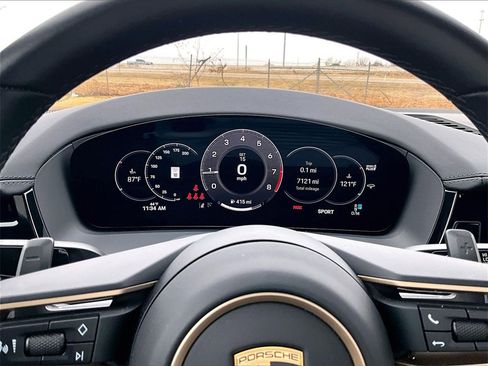 Used 2025 Porsche Panamera 4 image 25