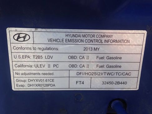 Used 2013 Hyundai Veloster Turbo FWD image 36