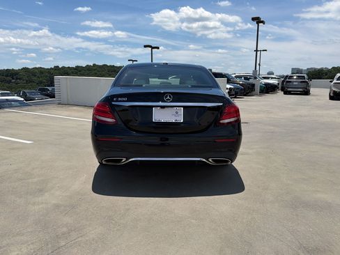 Used 2019 Mercedes-Benz E 300 image 8