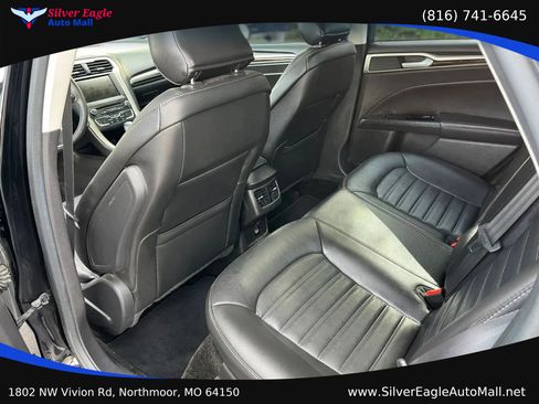 Used 2016 Ford Fusion SE w/ Equipment Group 202A FWD image 10