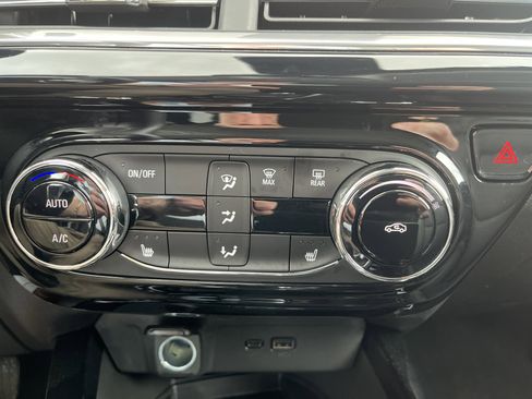 Used 2025 Chevrolet Trax ACTIV w/ Sunroof Package FWD image 23