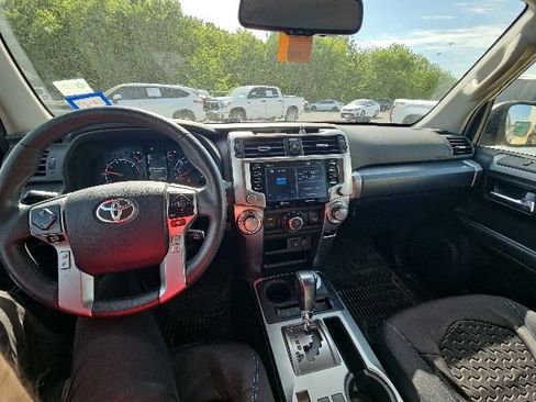 Used 2022 Toyota 4Runner SR5 AWD/4WD image 6