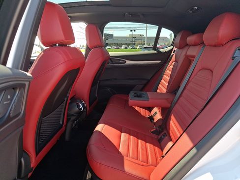 New 2025 Alfa Romeo Stelvio Sprint AWD/4WD image 6